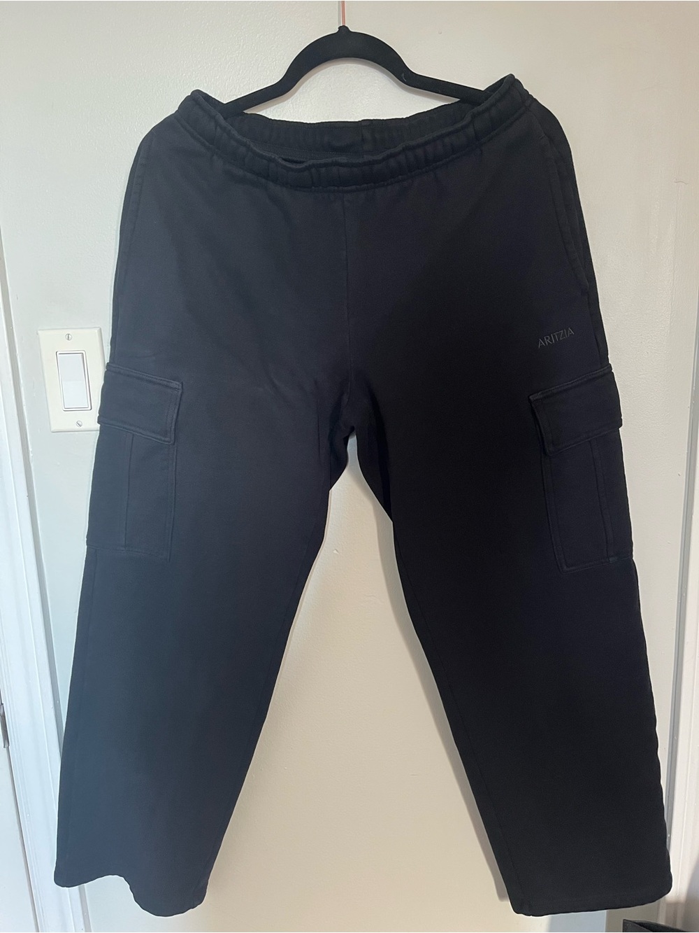 Aritzia Black Cargo Sweatpants